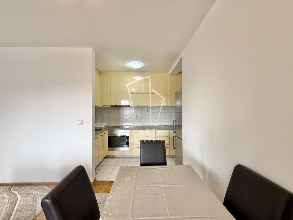 Stan na prodaju u Beogradu, Mirijevo, dvoiposoban, 50m2, cena 140000 evra