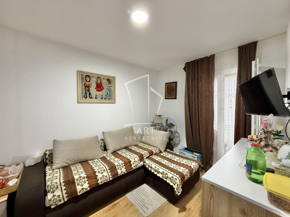 Stan na prodaju u Beogradu, Mali Mokri Lug, trosoban, 69m2, cena 115000 evra