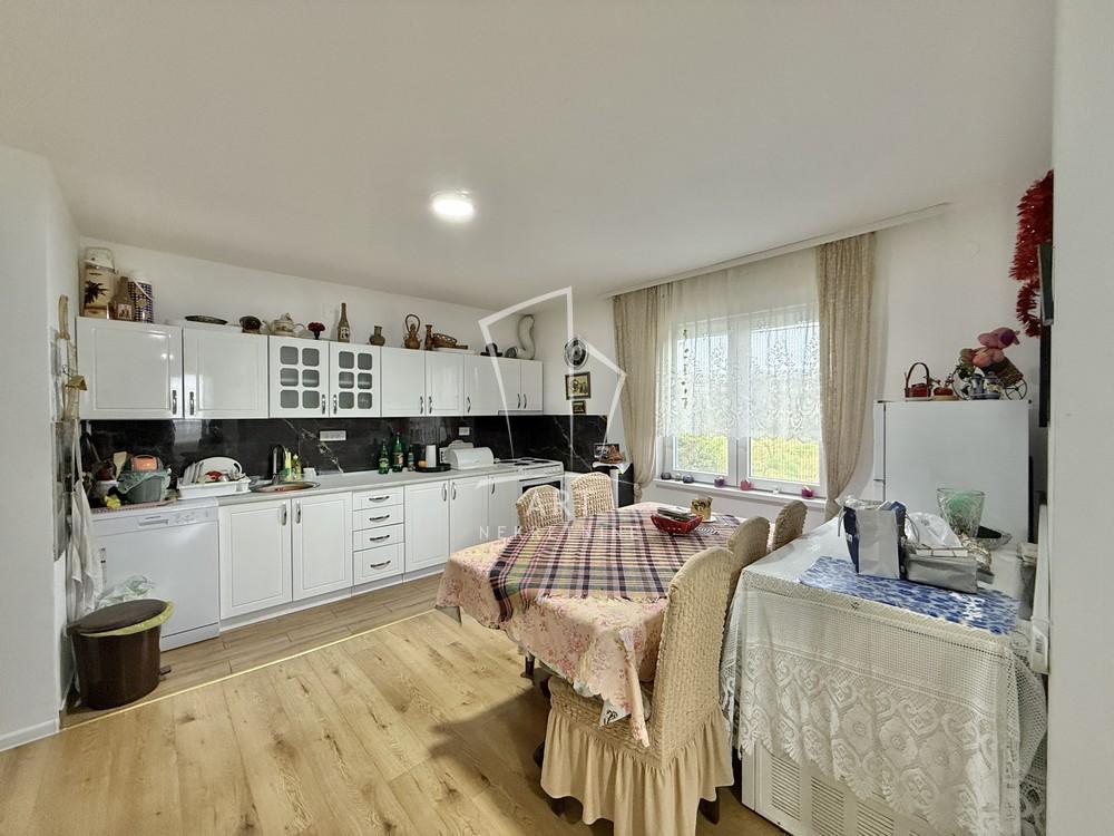 Stan na prodaju u Beogradu, Mali Mokri Lug, trosoban, 69m2, cena 115000 evra