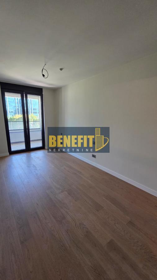 Stan na prodaju u Beogradu, Novi Beograd blok 65, dvosoban, 64m2, cena 266000 evra