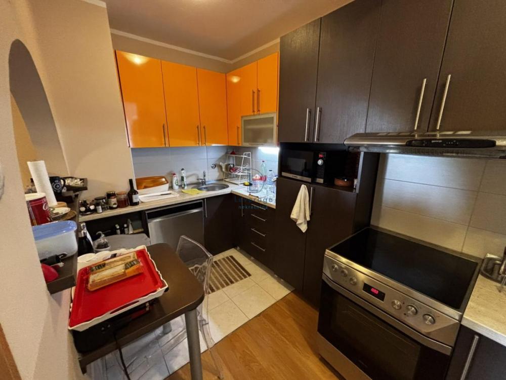 Stan na prodaju u Beogradu, Labudovo brdo, trosoban, 85m2, cena 170000 evra
