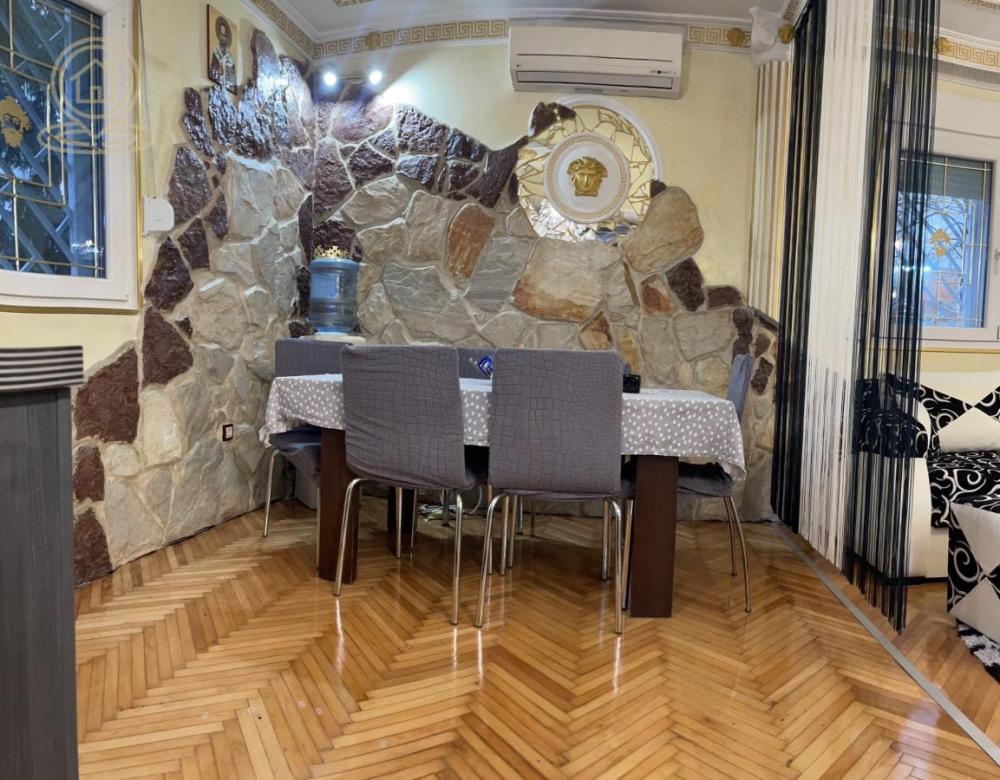 Stan na prodaju u Beogradu, Karaburma, dvosoban, 57m2, cena 165000 evra