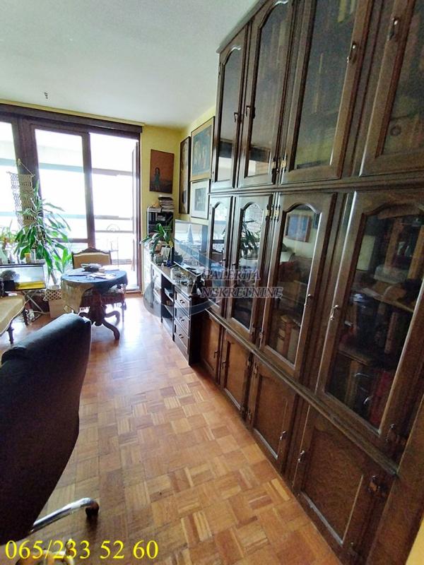 Stan na prodaju u Beogradu, Cerak, troiposoban, 78m2, cena 190000 evra