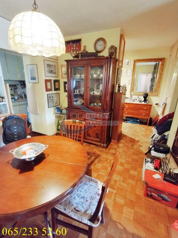 Stan na prodaju u Beogradu, Cerak, troiposoban, 78m2, cena 190000 evra