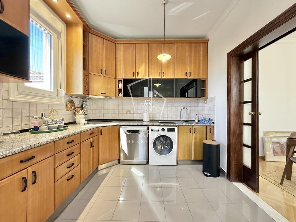 Stan na prodaju u Beogradu, Vračar, trosoban, 107m2, cena 570000 evra