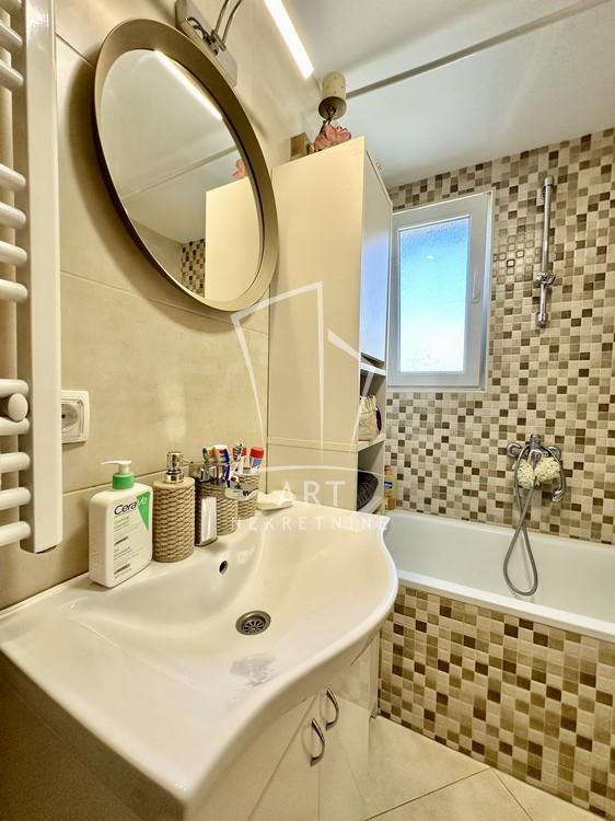 Stan na prodaju u Beogradu, Cvetanova ćuprija, trosoban, 60m2, cena 147000 evra