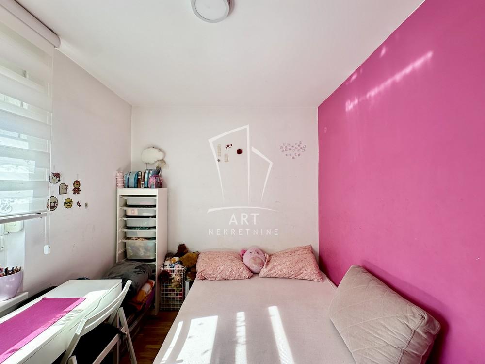 Stan na prodaju u Beogradu, Cvetanova ćuprija, trosoban, 60m2, cena 147000 evra