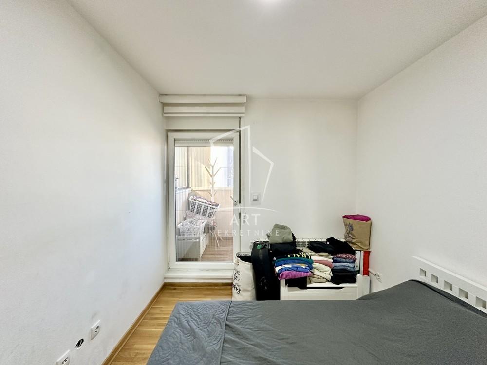 Stan na prodaju u Beogradu, Cvetanova ćuprija, trosoban, 60m2, cena 147000 evra