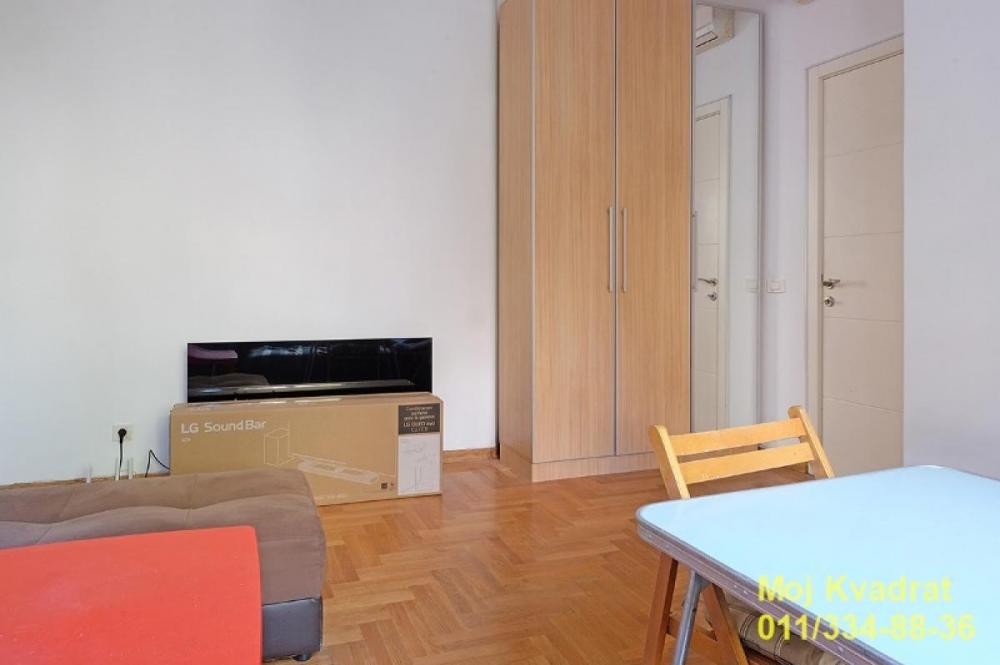 Stan na prodaju u Beogradu, Čubura, trosoban, 50m2, cena 197000 evra