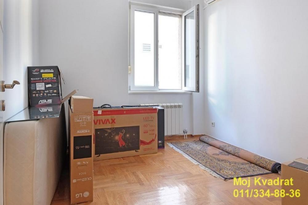 Stan na prodaju u Beogradu, Čubura, trosoban, 50m2, cena 197000 evra