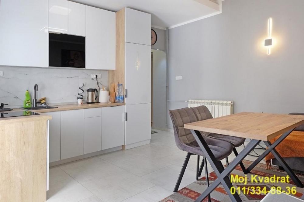 Stan na prodaju u Beogradu, Skadarlija, jednoiposoban, 48m2, cena 330000 evra