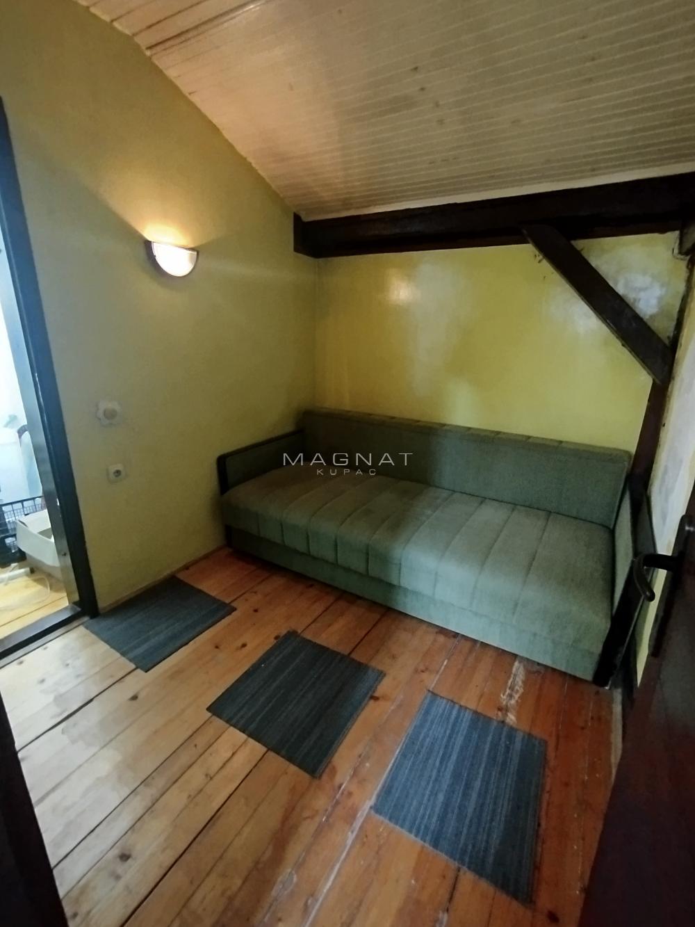 Stan na prodaju u Beogradu, Gornji grad, jednoiposoban, 40m2, cena 84000 evra