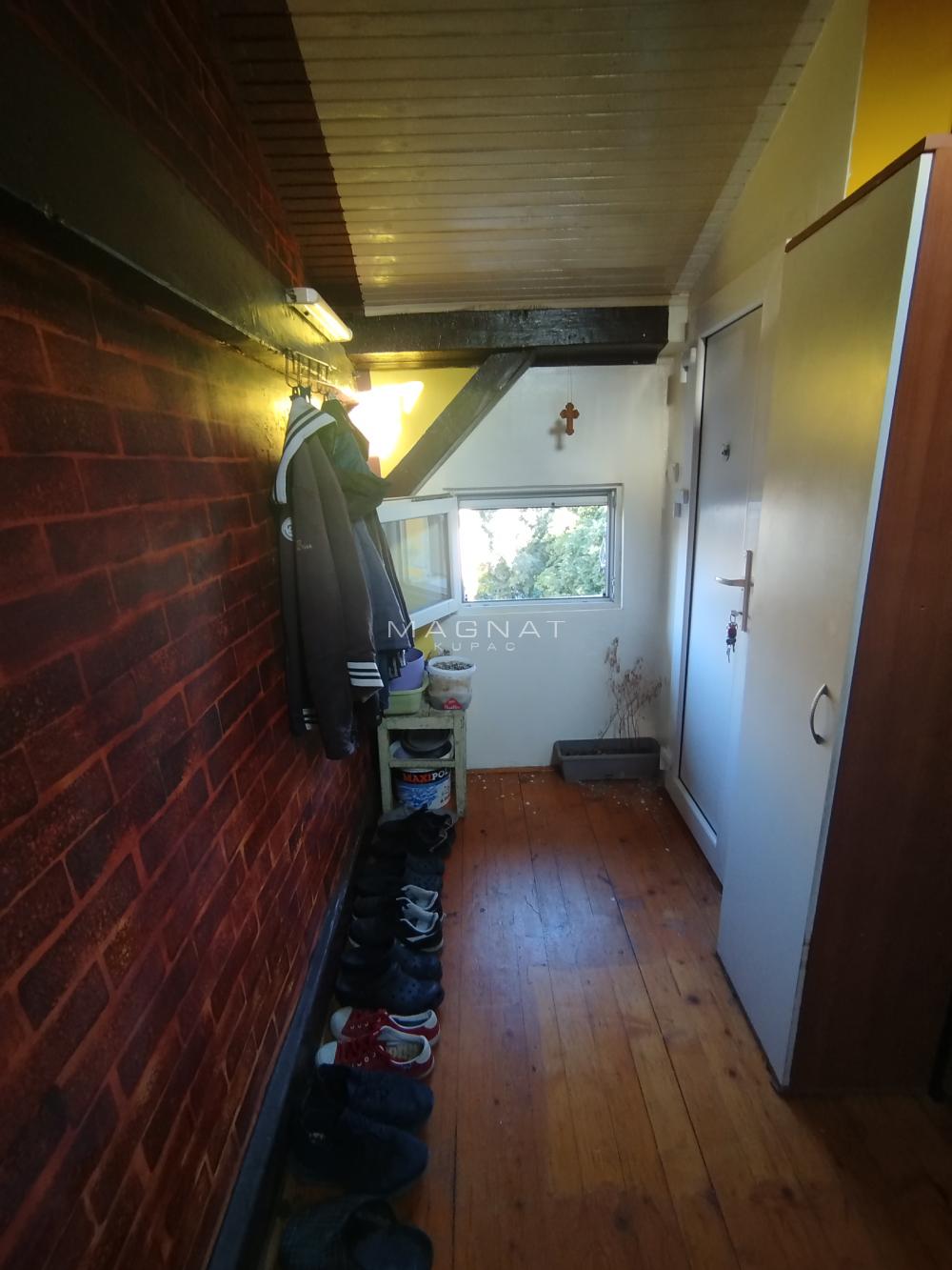Stan na prodaju u Beogradu, Gornji grad, jednoiposoban, 40m2, cena 84000 evra