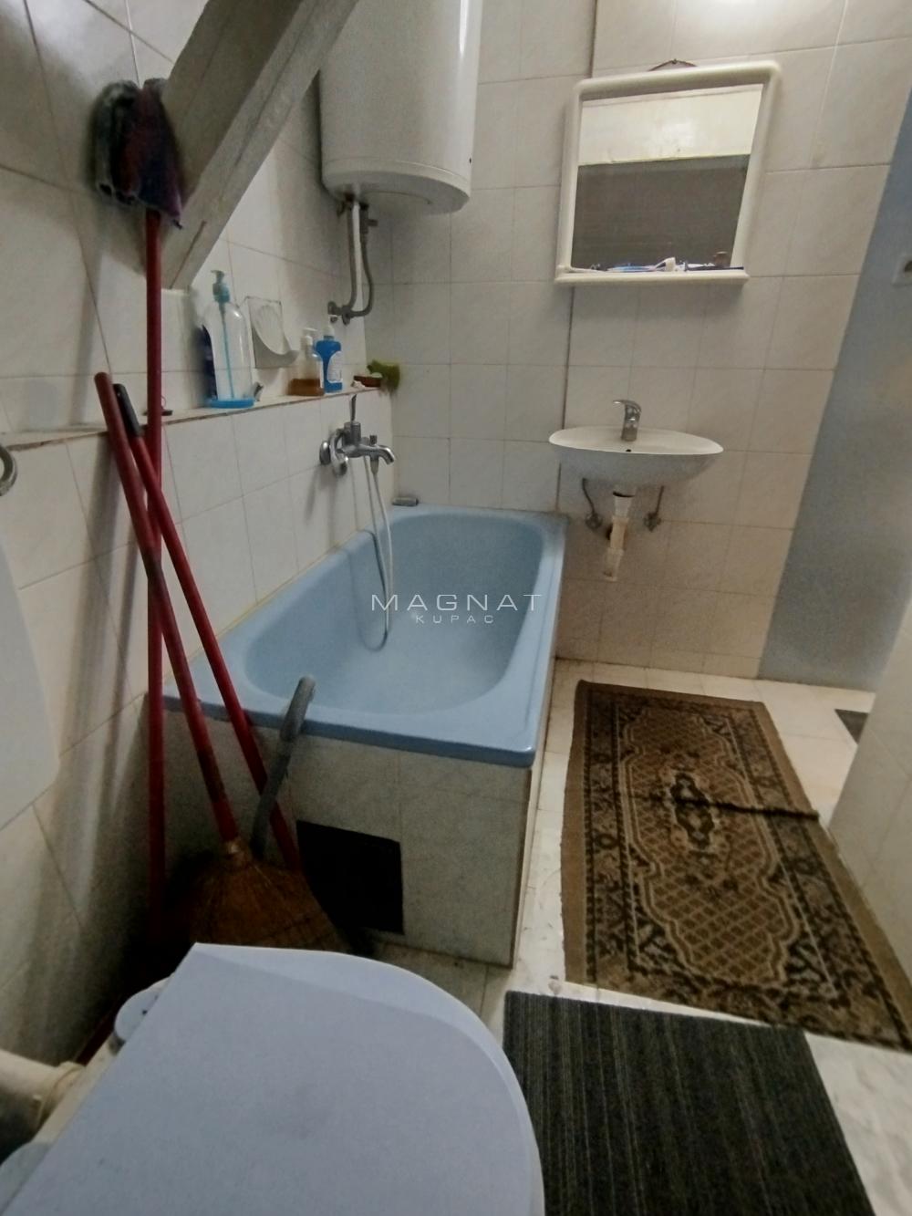 Stan na prodaju u Beogradu, Gornji grad, jednoiposoban, 40m2, cena 84000 evra