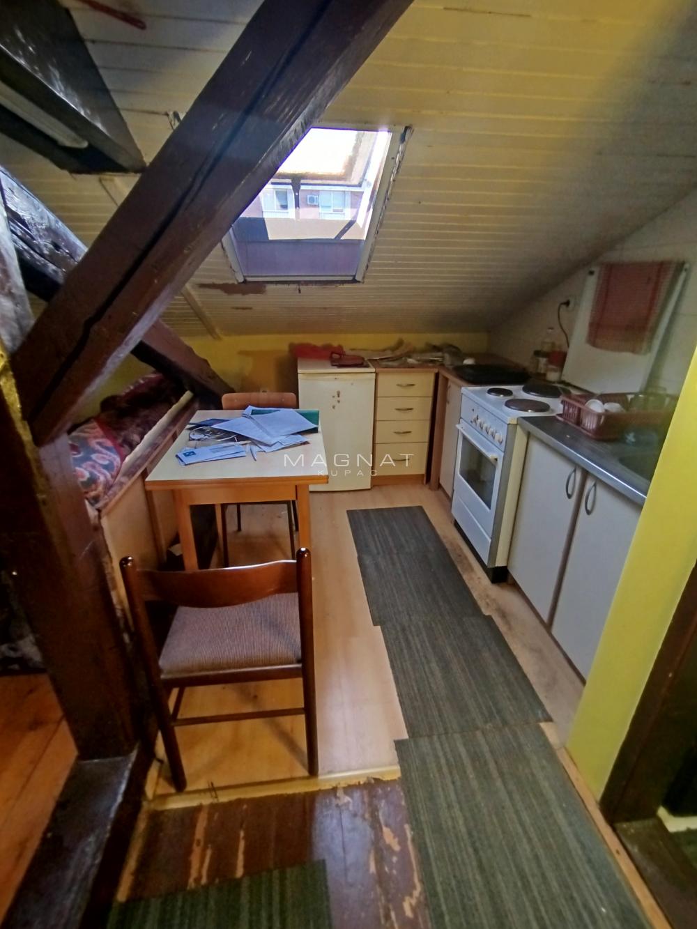 Stan na prodaju u Beogradu, Gornji grad, jednoiposoban, 40m2, cena 84000 evra