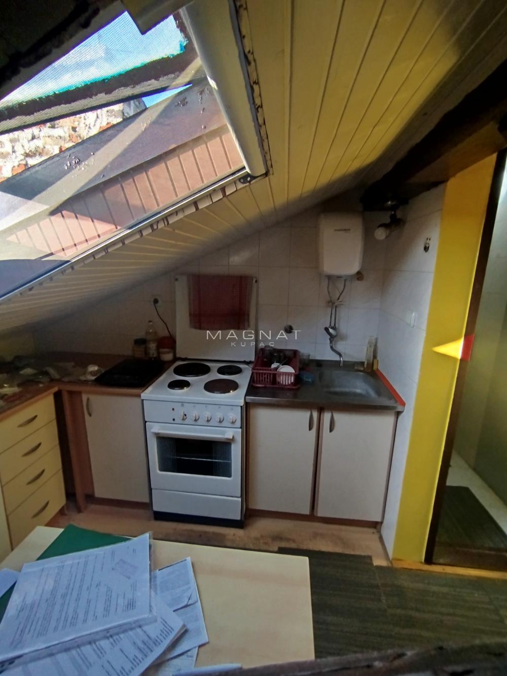 Stan na prodaju u Beogradu, Gornji grad, jednoiposoban, 40m2, cena 84000 evra