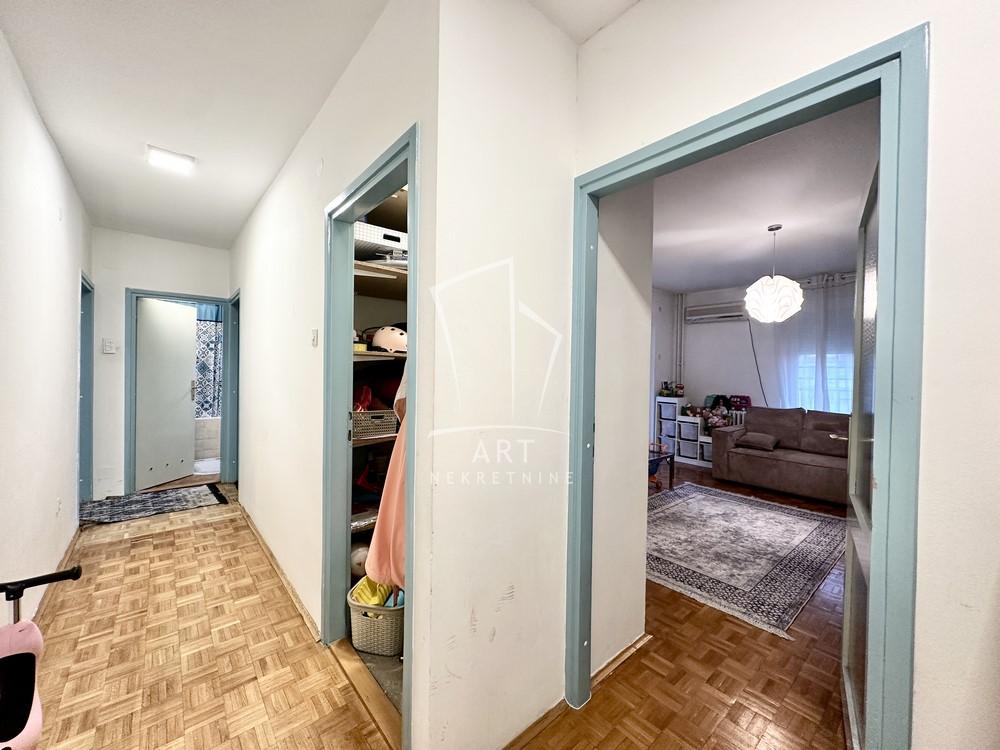 Stan na prodaju u Beogradu, Novi Beograd, dvosoban, 67m2, cena 197000 evra