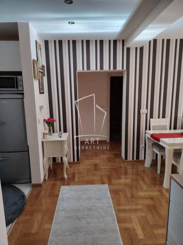 Stan na prodaju u Beogradu, Zvezdara, dvoiposoban, 64m2, cena 240000 evra