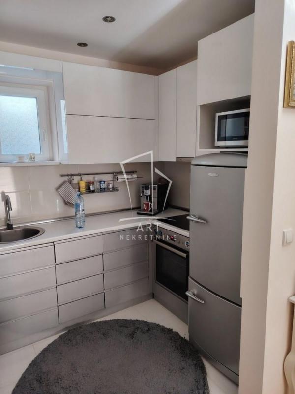 Stan na prodaju u Beogradu, Zvezdara, dvoiposoban, 64m2, cena 240000 evra