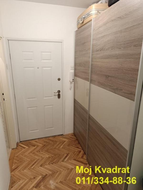 Stan na prodaju u Beogradu, Novi Beograd blok 70 (Kineski TC), dvosoban, 72m2, cena 245000 evra