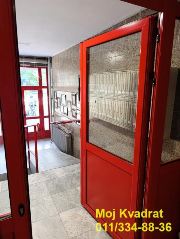 Stan na prodaju u Beogradu, Novi Beograd blok 70 (Kineski TC), dvosoban, 72m2, cena 245000 evra