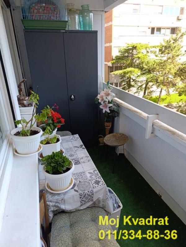 Stan na prodaju u Beogradu, Novi Beograd blok 70 (Kineski TC), dvosoban, 72m2, cena 245000 evra