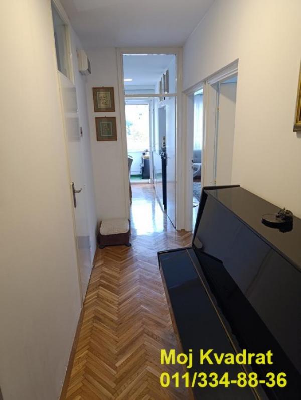 Stan na prodaju u Beogradu, Novi Beograd blok 70 (Kineski TC), dvosoban, 72m2, cena 245000 evra