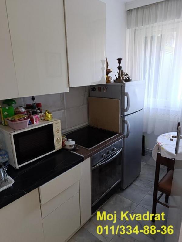 Stan na prodaju u Beogradu, Novi Beograd blok 70 (Kineski TC), dvosoban, 72m2, cena 245000 evra