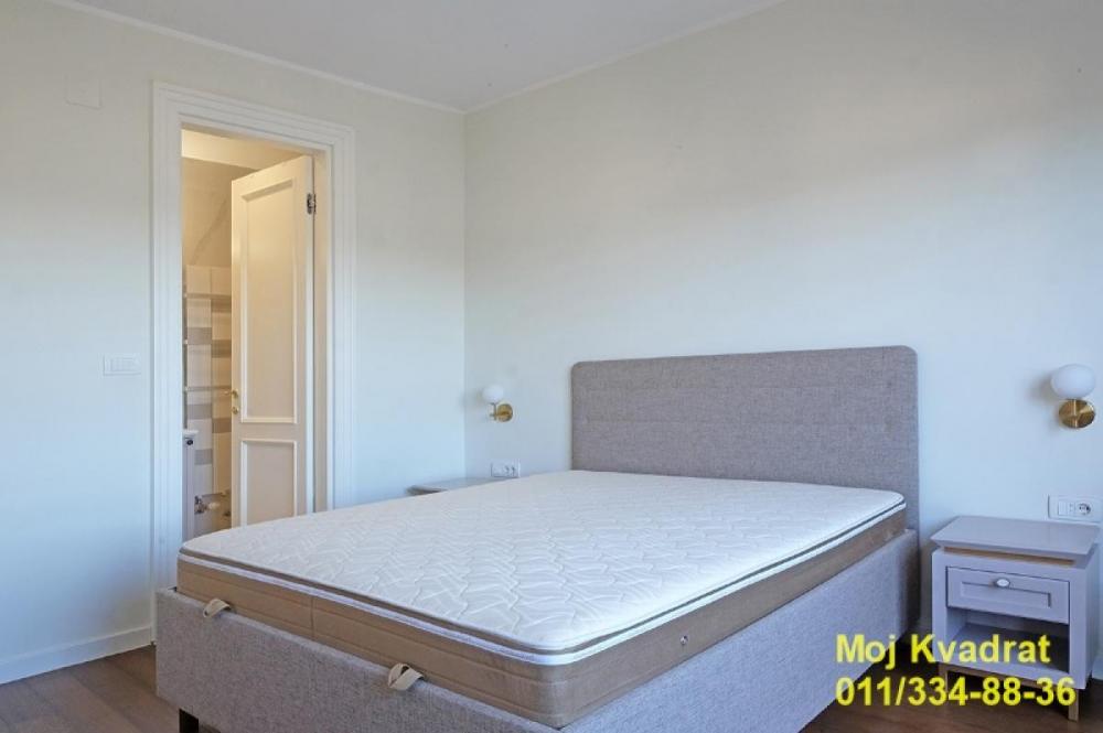 Stan na prodaju u Beogradu, Lion, cetvorosoban, 130m2, cena 470000 evra
