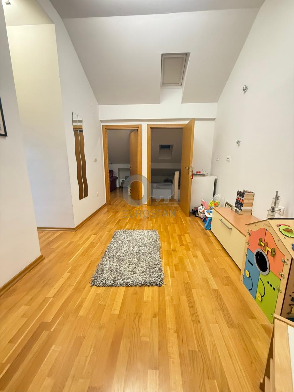 Stan na prodaju u Beogradu, Rakovica, cetvorosoban, 118m2, cena 310000 evra