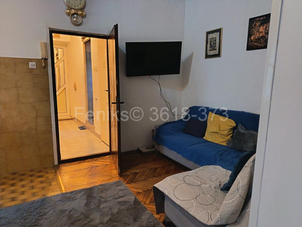 Stan na prodaju u Beogradu, Vračar (Hram), trosoban, 57m2, cena 165000 evra