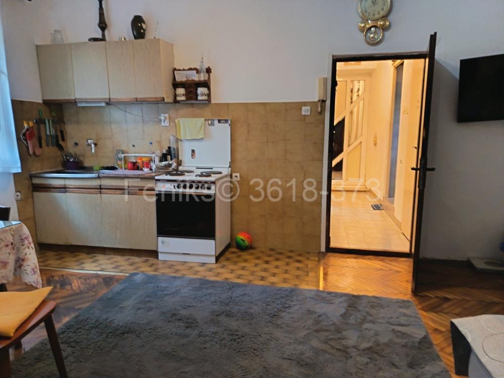 Stan na prodaju u Beogradu, Vračar (Hram), trosoban, 57m2, cena 165000 evra