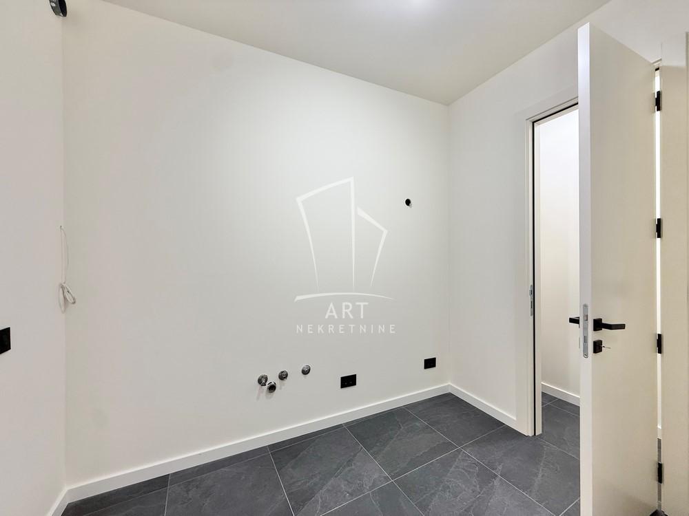 Stan na prodaju u Beogradu, Stari grad, trosoban, 70m2, cena 349000 evra