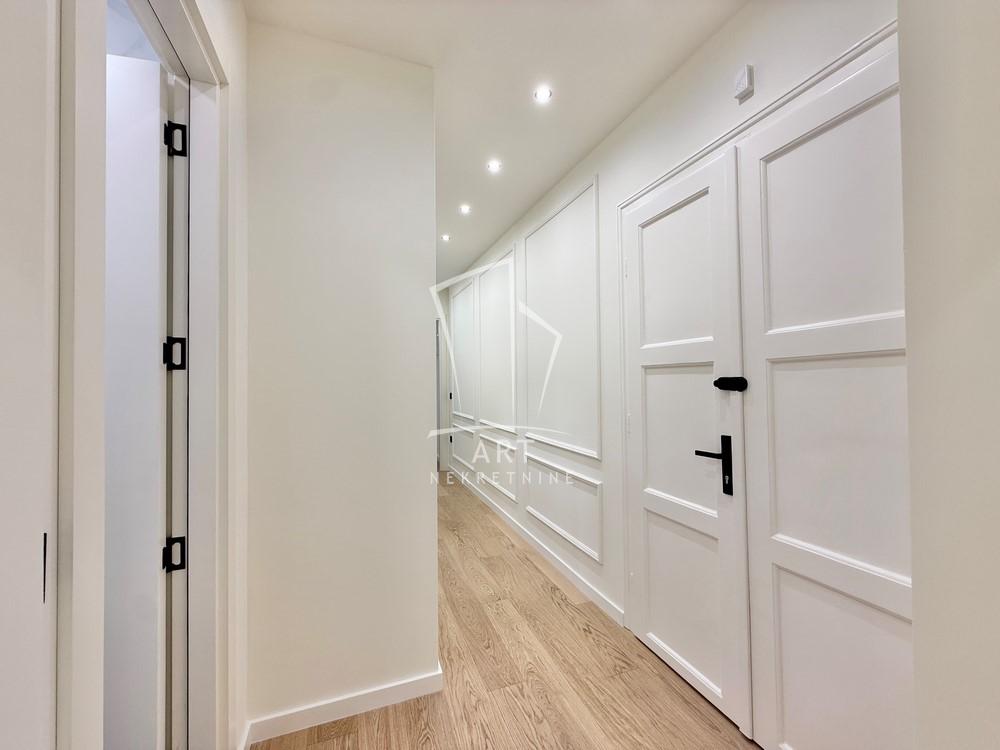 Stan na prodaju u Beogradu, Stari grad, trosoban, 70m2, cena 349000 evra