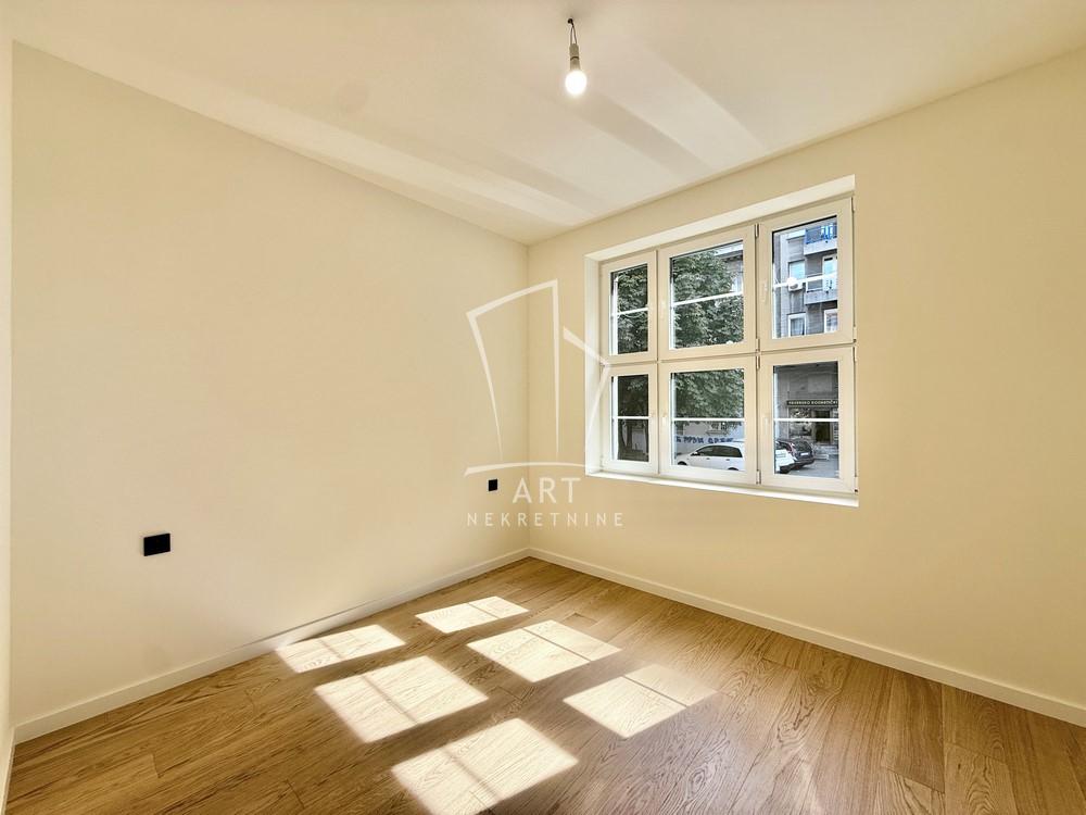 Stan na prodaju u Beogradu, Stari grad, trosoban, 70m2, cena 349000 evra