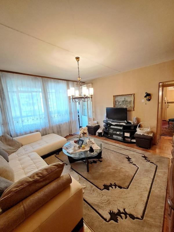 Stan na prodaju u Beogradu, Učiteljsko naselje, dvoiposoban, 70m2, cena 225000 evra