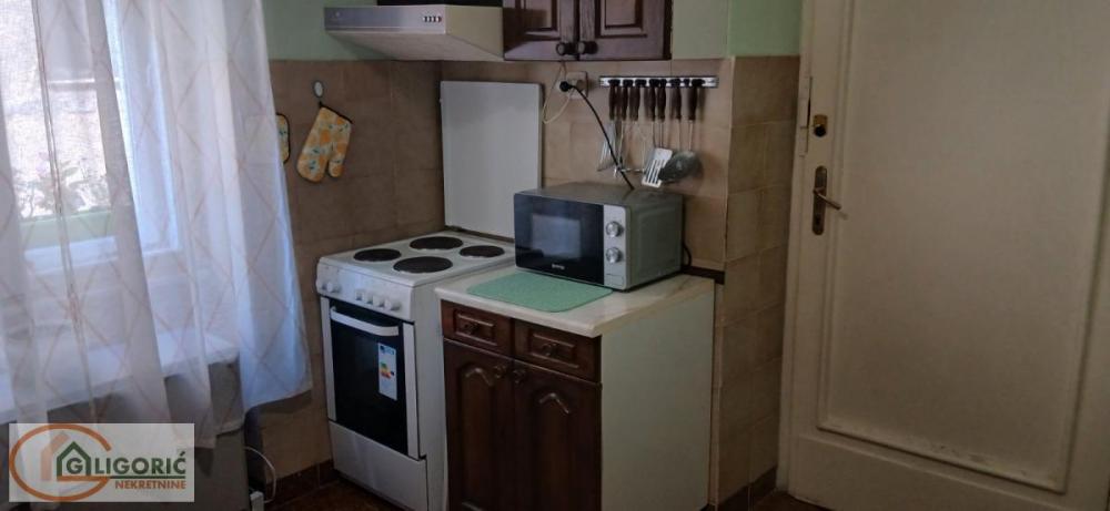 Stan na prodaju u Beogradu, Beograd (Trg Republike), trosoban, 84m2, cena 420000 evra