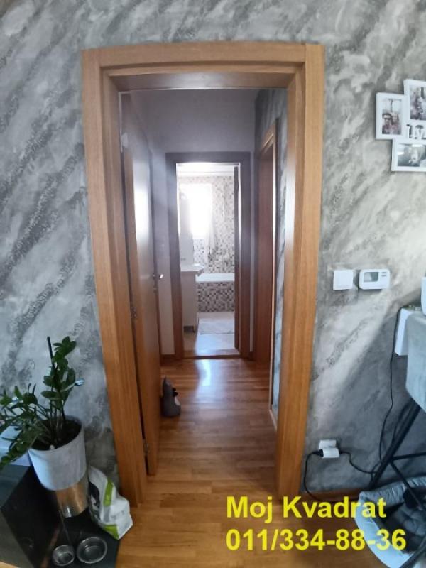 Stan na prodaju u Beogradu, Cvetanova ćuprija, dvoiposoban, 60m2, cena 147000 evra
