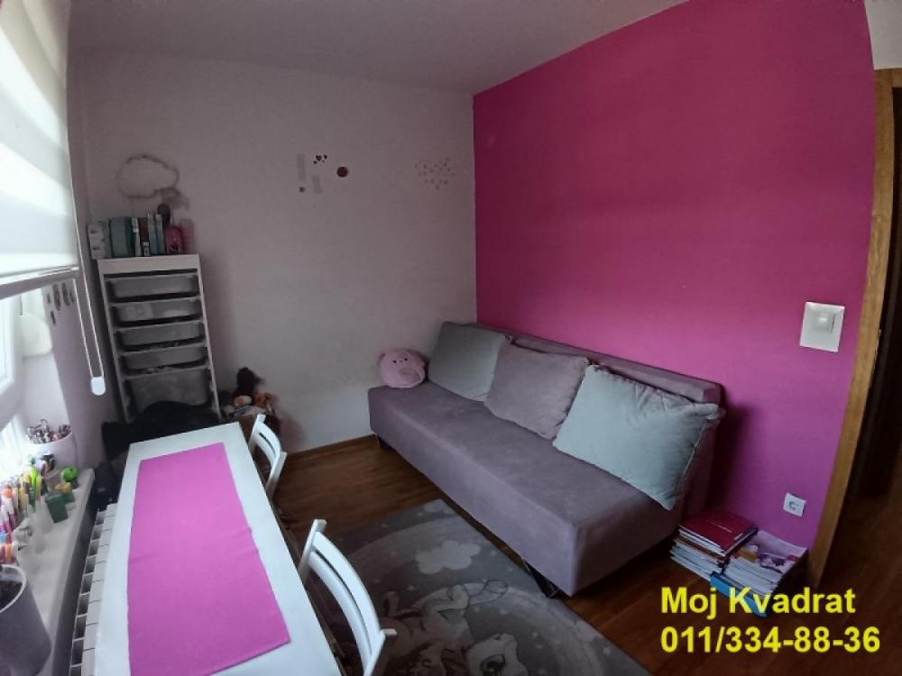 Stan na prodaju u Beogradu, Cvetanova ćuprija, dvoiposoban, 60m2, cena 147000 evra