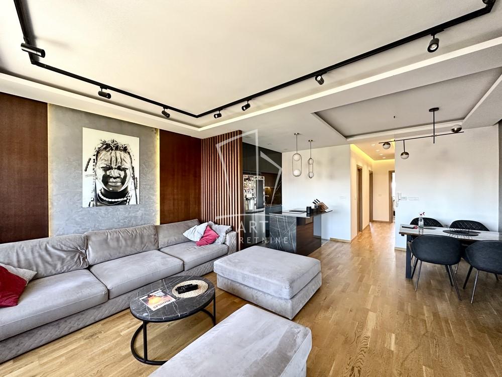 Stan na prodaju u Beogradu, Zvezdara, trosoban, 74m2, cena 245000 evra