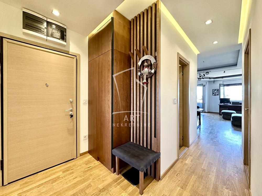 Stan na prodaju u Beogradu, Zvezdara, trosoban, 74m2, cena 245000 evra