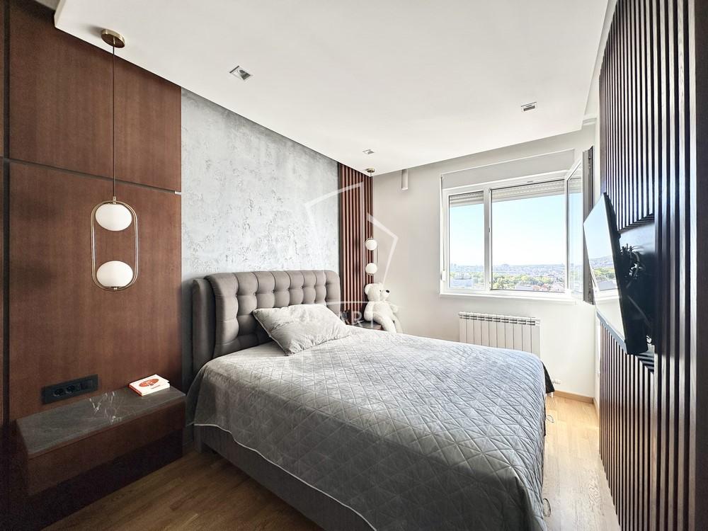 Stan na prodaju u Beogradu, Zvezdara, trosoban, 74m2, cena 245000 evra