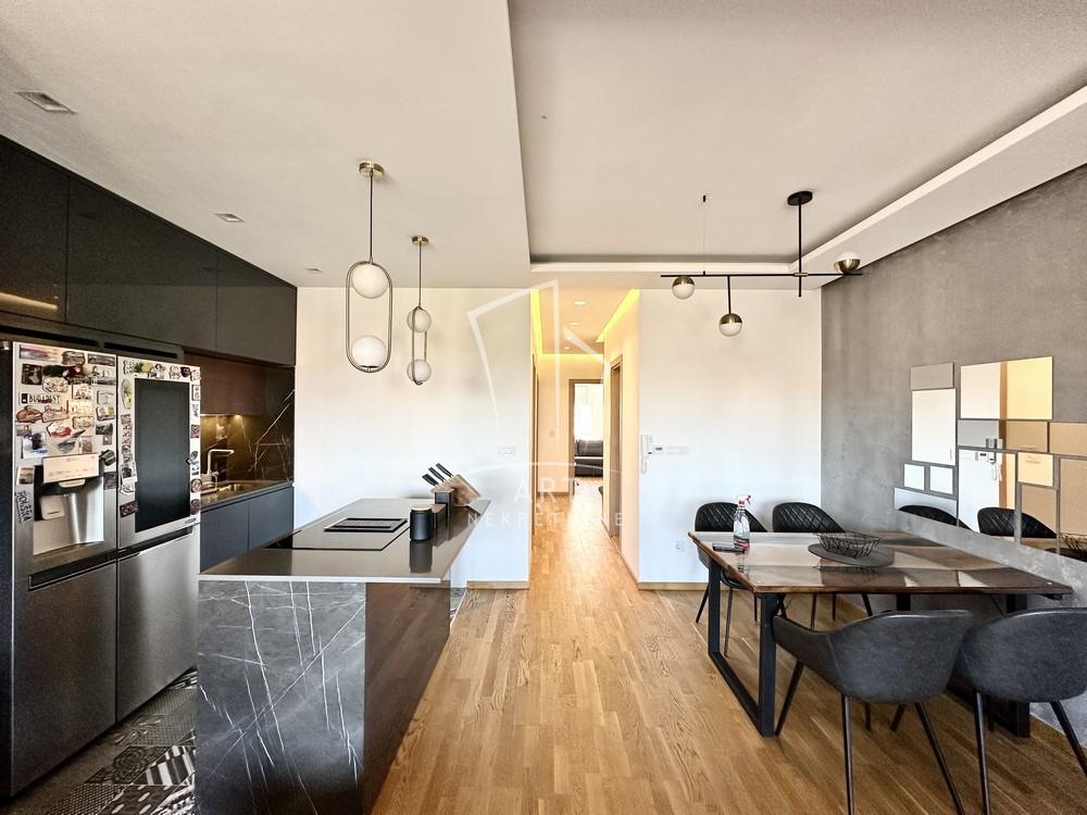 Stan na prodaju u Beogradu, Zvezdara, trosoban, 74m2, cena 245000 evra