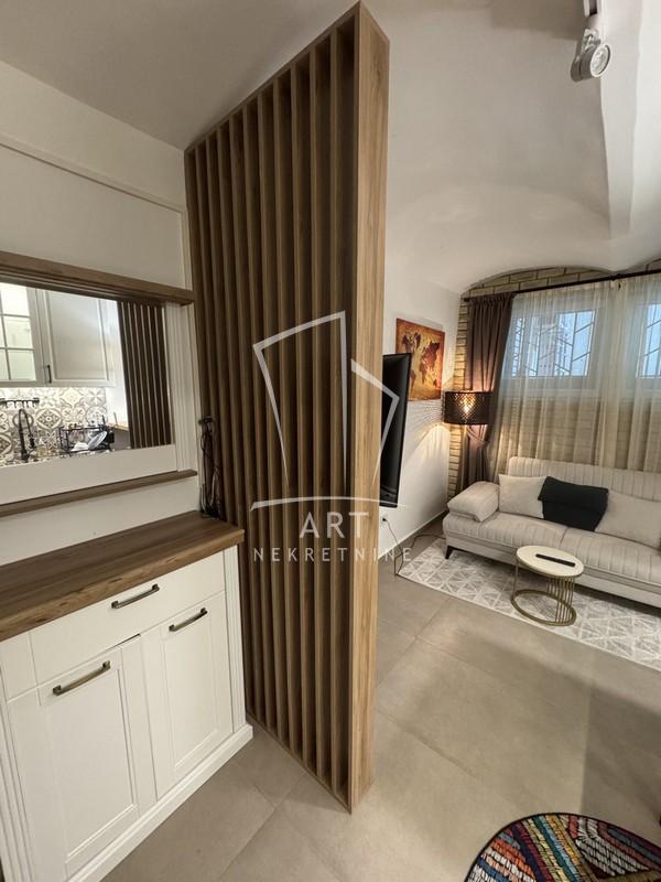 Stan na prodaju u Beogradu, Stari grad, jednoiposoban, 41m2, cena 145000 evra