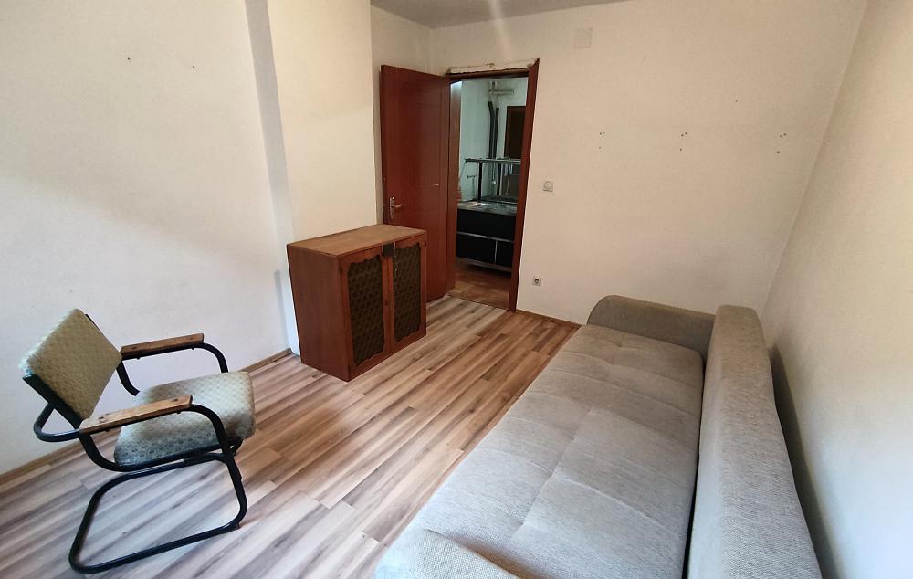 Stan na prodaju u Beogradu, Kaluđerica, dvoiposoban, 68m2, cena 97000 evra