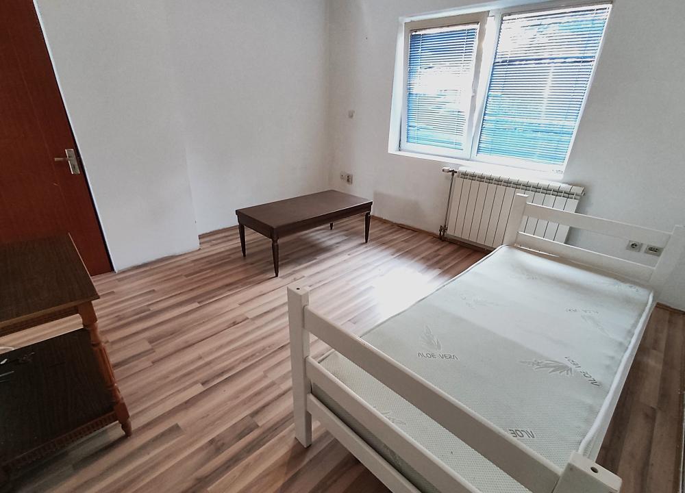 Stan na prodaju u Beogradu, Kaluđerica, cetvorosoban, 68m2, cena 115000 evra