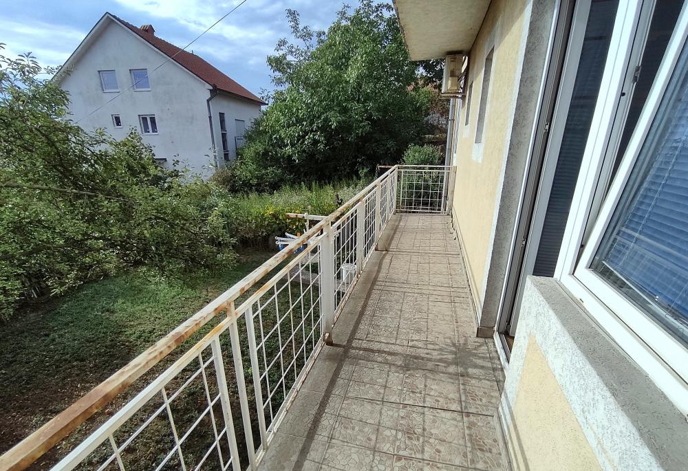 Stan na prodaju u Beogradu, Kaluđerica, cetvorosoban, 68m2, cena 115000 evra