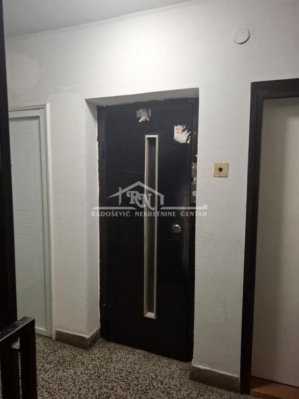 Stan na prodaju u Beogradu, Karaburma, 23m2, cena 77000 evra