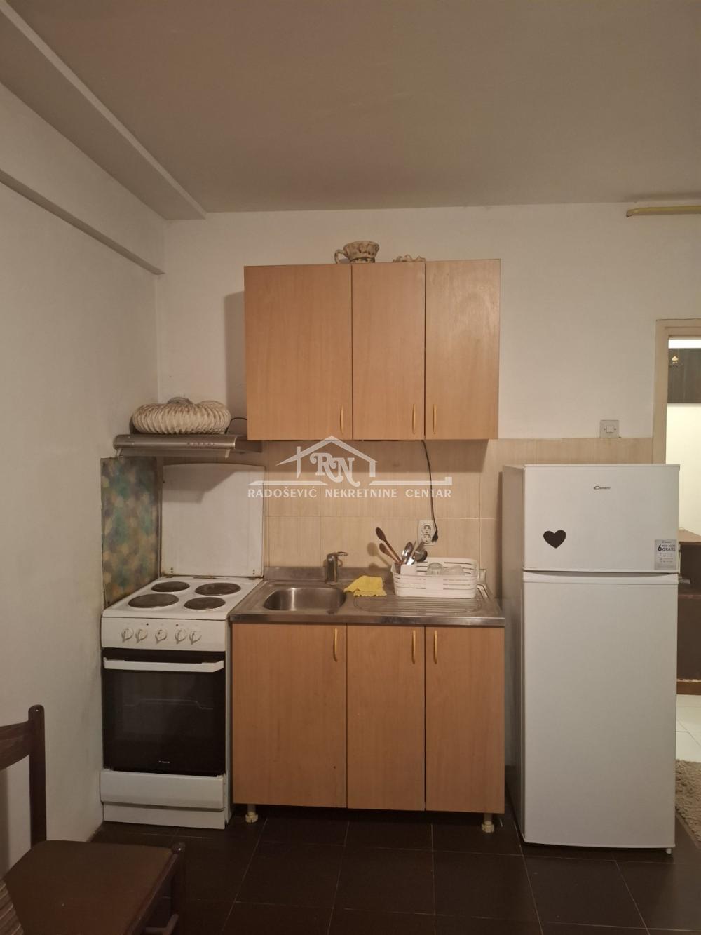 Stan na prodaju u Beogradu, Karaburma, 23m2, cena 77000 evra