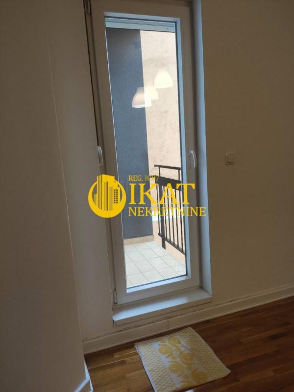 Stan na prodaju u Beogradu, Karaburma, trosoban, 53m2, cena 169600 evra